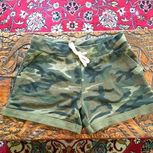ALTERNATIVE Camo Sweat Short Medium